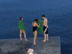 Nächtliches Baden