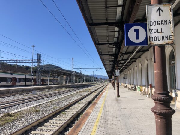 Poster vom Bahnhof Luino, Italien